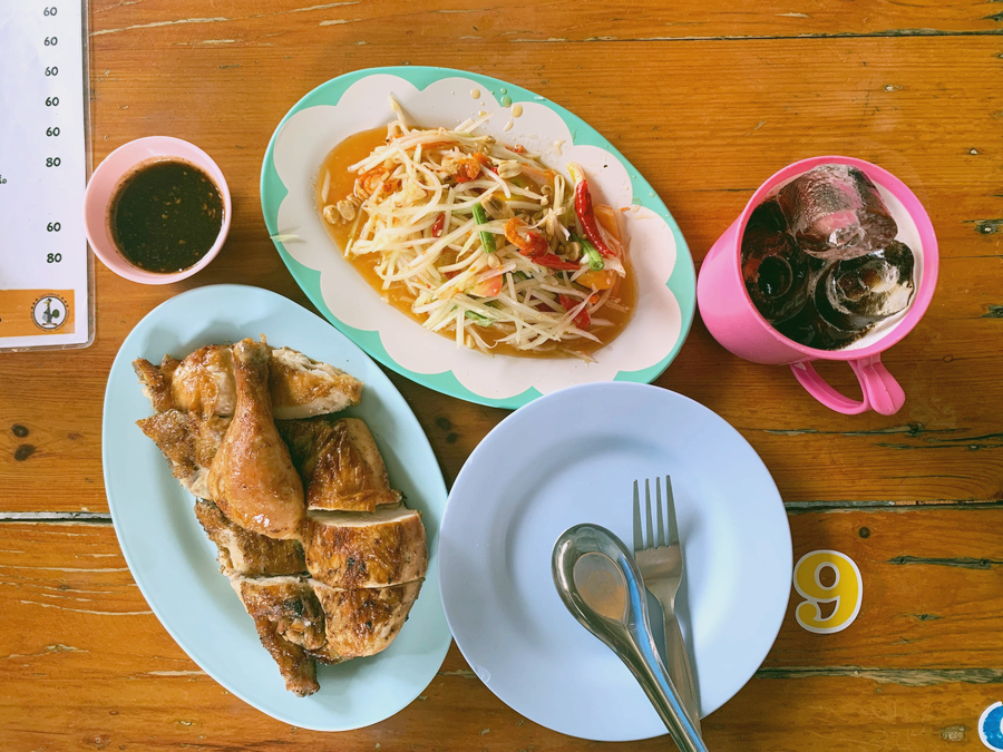 치앙마이 치킨 맛집 추천 님만 로컬 맛집 까이앙청더이 vs 위치안부리 비교 리뷰