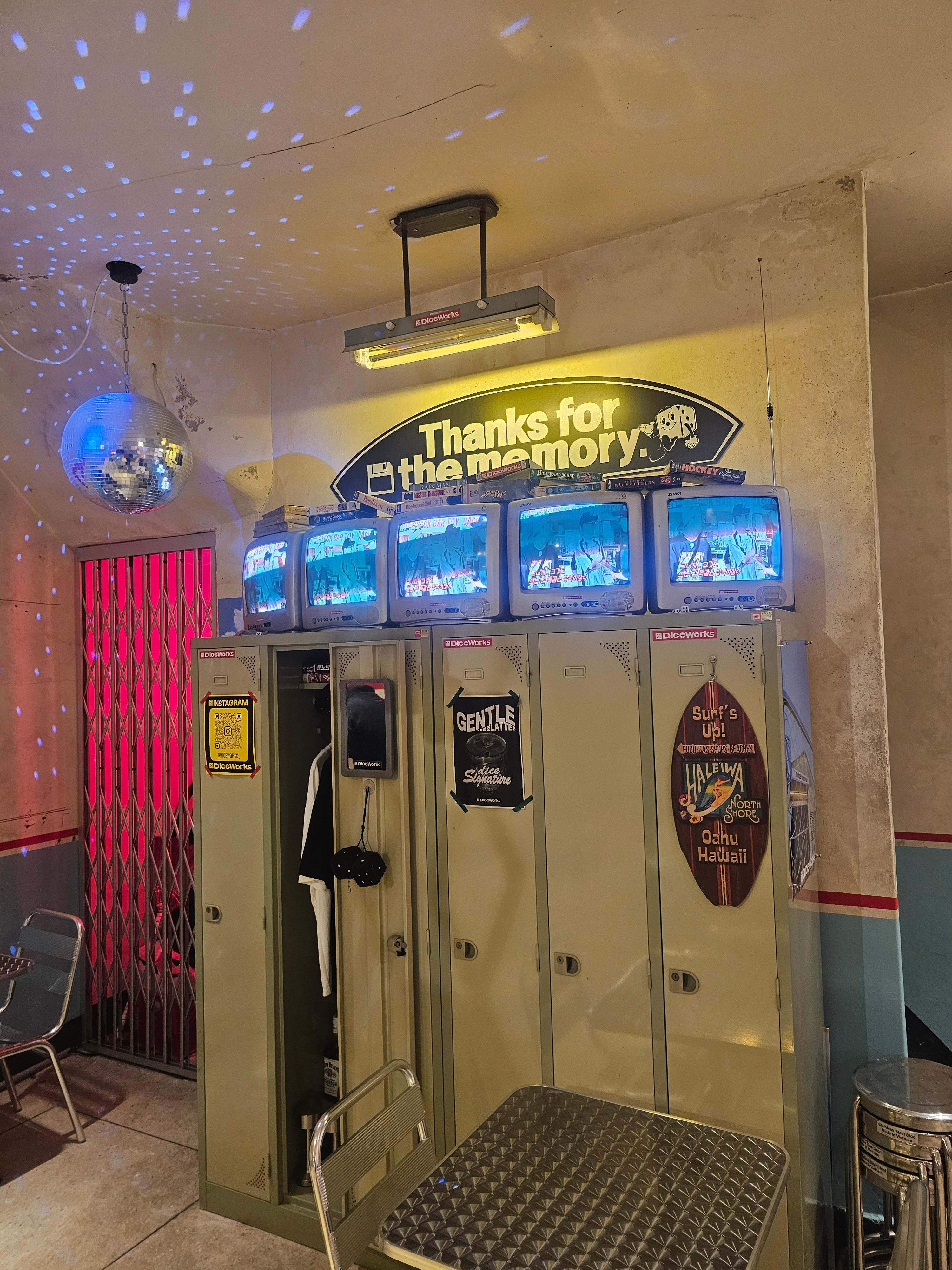 다이스웍스 종로직영점 내부 2