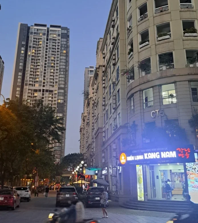 하노이 한인타운 미딩 중앙로