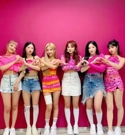 (여자)아이들-단체-셀카