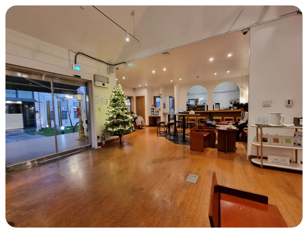 삼성역-포스톤즈-내부