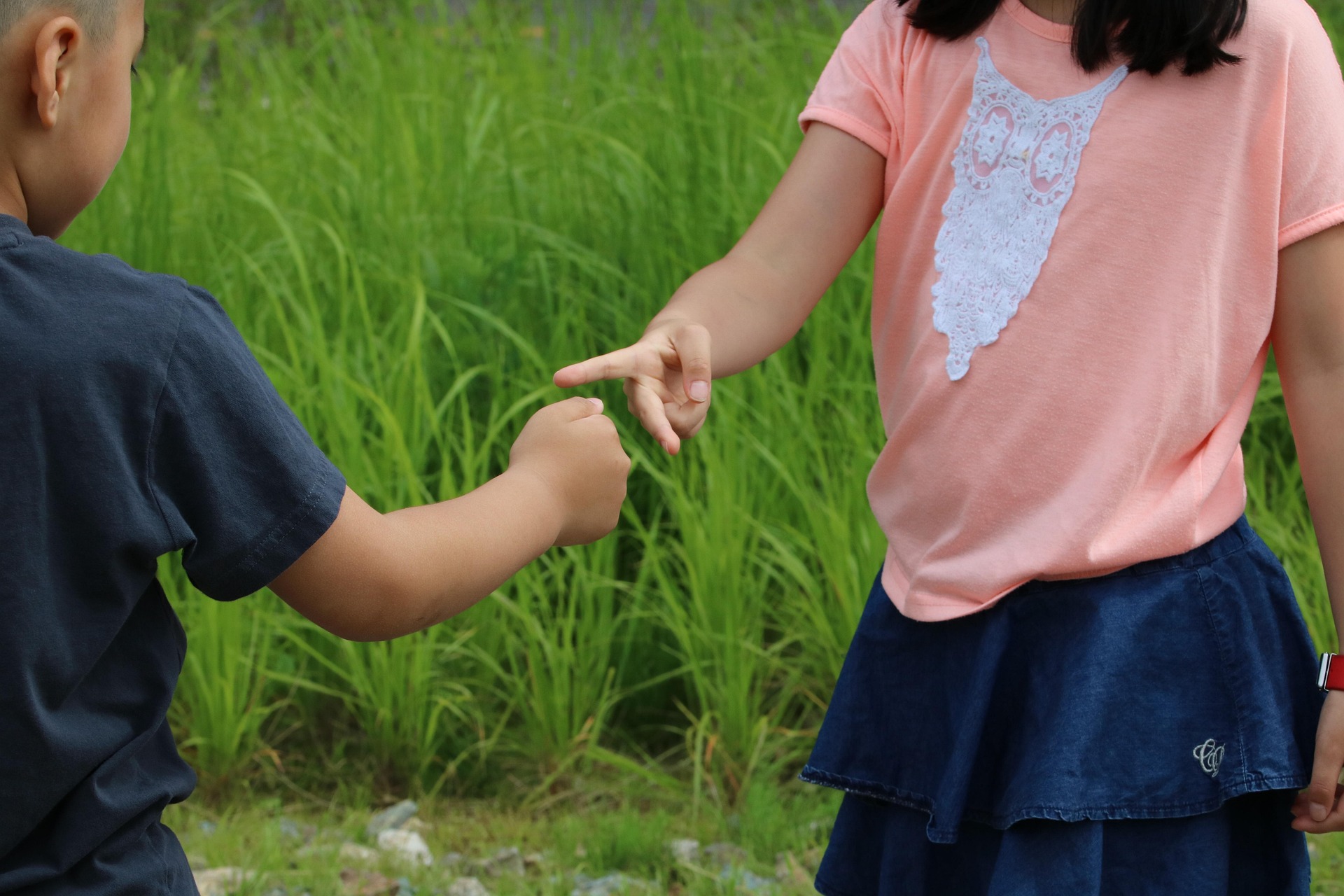 초보 부모의 육아 경험 3 - 같은 상황에서도 다른 반응: 남자아이&middot;여자아이의 지적받을 때 행동 패턴 차이