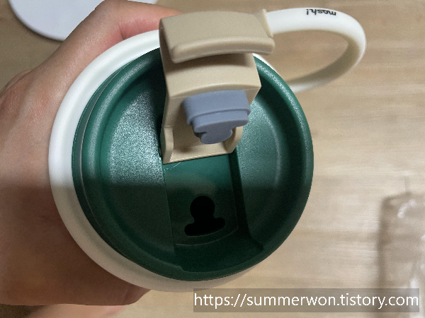 텀블러 뚜껑사진