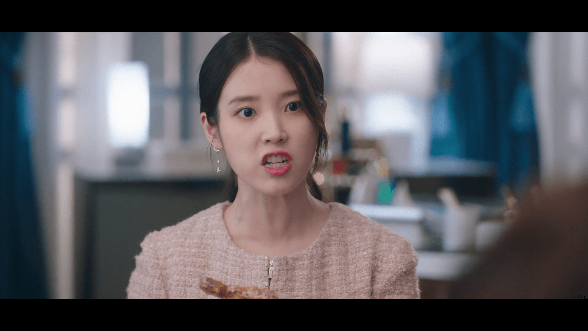 아이유 고추마요 치킨 먹방, 21세기 대군부인 성희주 스타일