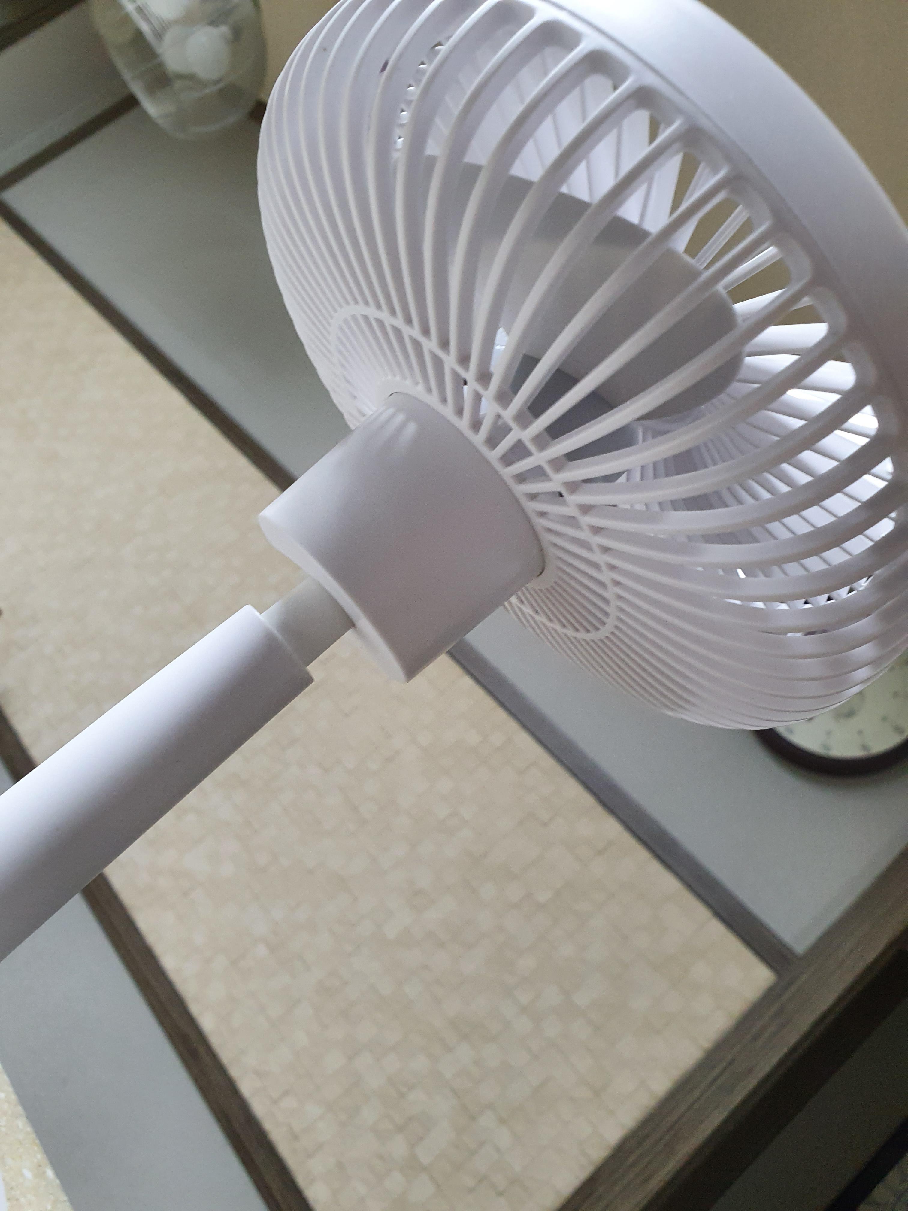 미로 에어레스트 미니팬 (AF01W) 제품 90도 꺽인 모습