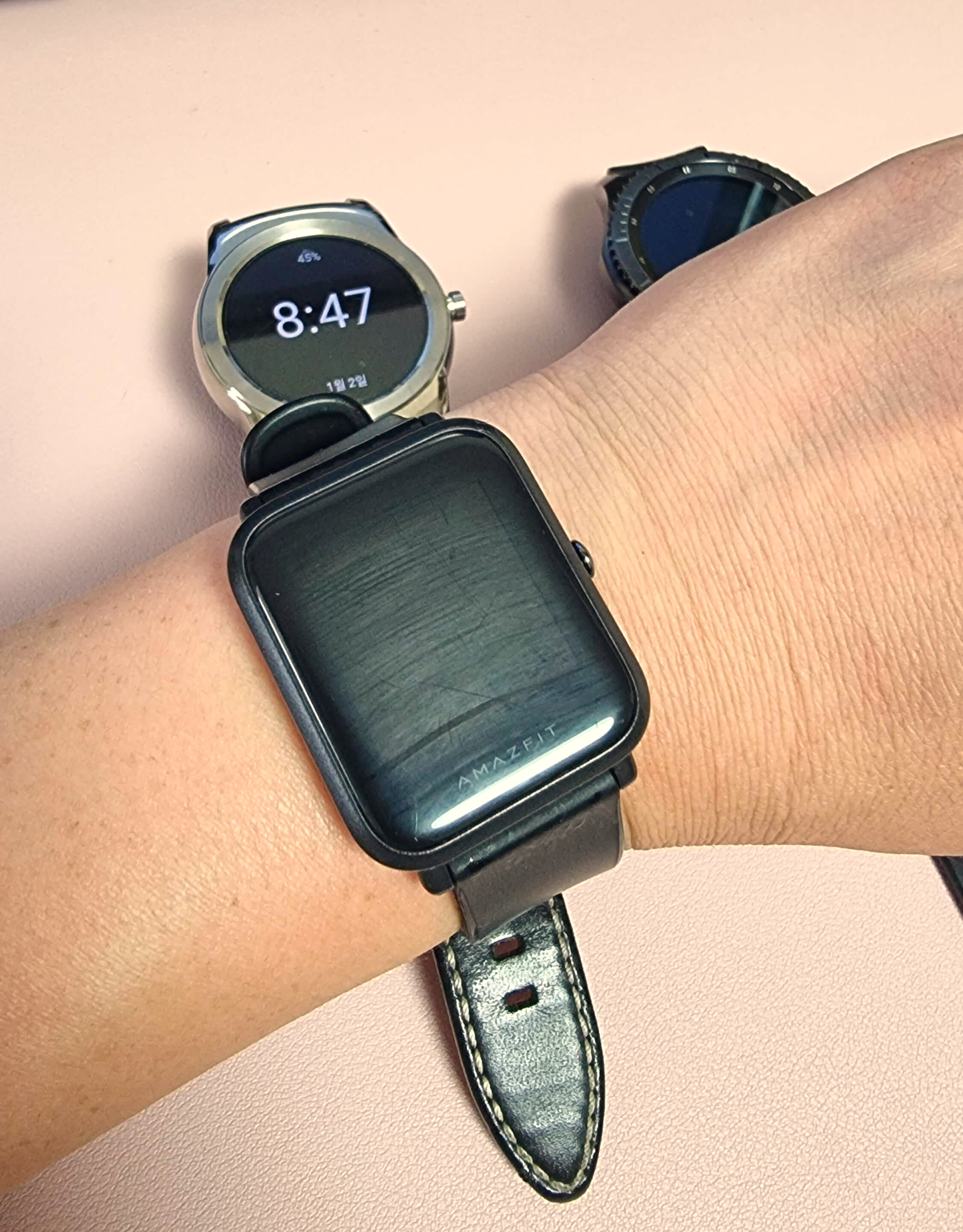 샤오미 어메이즈핏 빕 손목 착용