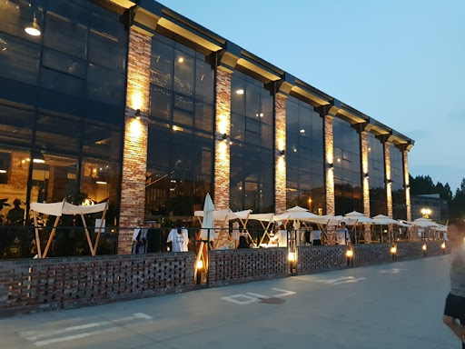 대형 카페 이미지 1