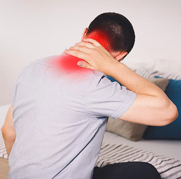 목디스크 초기단계 : 목의 움직임에 제한이 생길 수 있습니다, 원인과 치료방법 증상