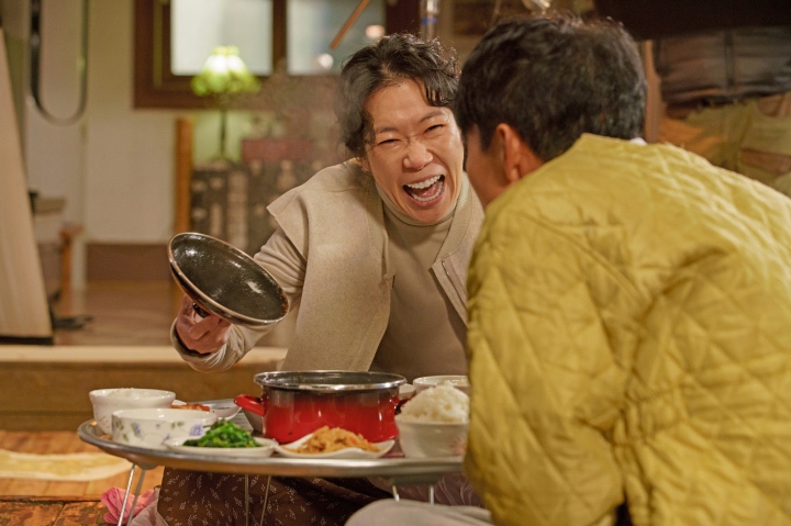 웃고있는염혜란