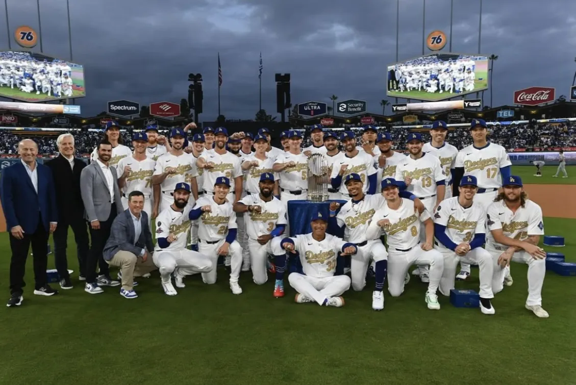 손흥민, 손흥민 시구, 손흥민 오타니, 오타니 쇼헤이, LA 다저스, 손흥민 LA 다저스 시구, LA 다저스 손흥민, 손흥민 시구 영상, 손흥민 LAFC, 손흥민 미국 이적, 손흥민 LAFC 미국 이적, 오타니 쇼헤이 손흥민, 다저스타디움 시구 일정, 손흥민 시구 날짜, 손흥민 다저스 유니폼, 김혜성 손흥민 미국, 손흥민 LAFC 유니폼, 손흥민 굿즈, 손흥민 MLS 인기, 손흥민 유니폼 판매, 손흥민 미국 활동, 손흥민 이적, 손흥민 LA 데뷔, 손흥민 오타니 만남