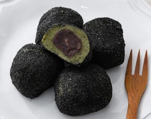 한국의 떡 종류 흑임자떡