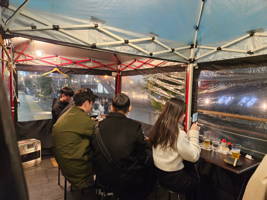 야키토리 가와라야 내부