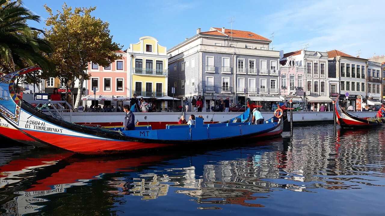 포르투갈 아베이루(Aveiro) &ndash; 운하와 색채가 살아 숨 쉬는 도시