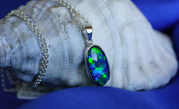 10월 탄생석 오팔 목걸이 사진