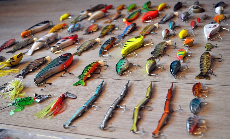 루어낚시방법 - 채비(릴, 미끼, 낚시대 고르는 방법), 캐스팅, 스킬(리트리브)