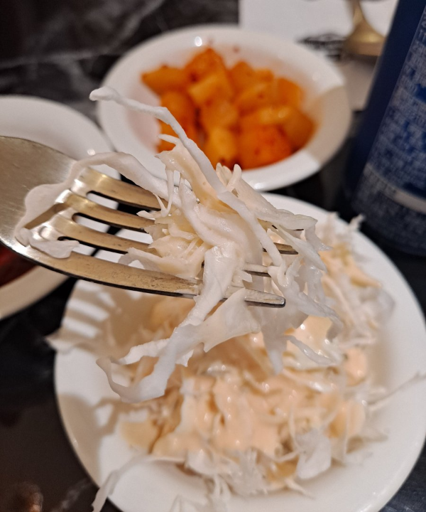 쯔왕돈까스 샐러드 한입