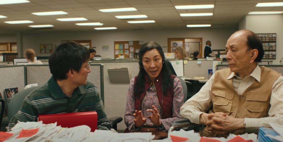 [멀티버스 영화추천] 양자경, 제이미 리 커티스 출연 영화 에브리씽 에브리웨어 올 앳 원스 줄거리, 결말, 리뷰