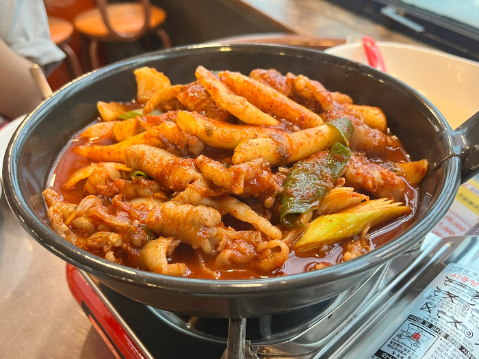 신라의 닭발, 국물무뼈닭발 모습