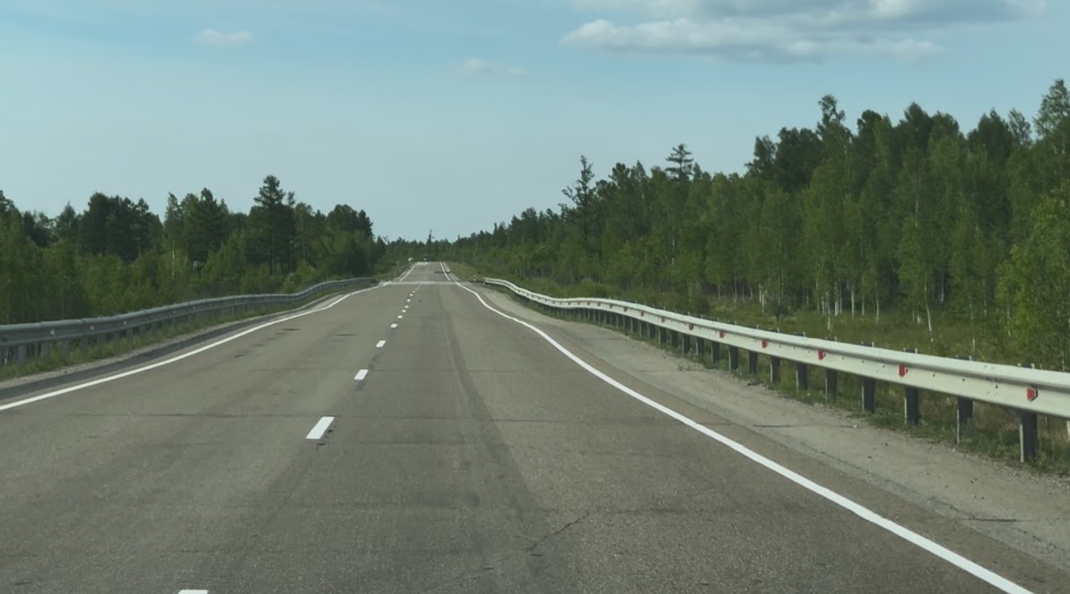 평평하지 않은 시베리아 도로 상태