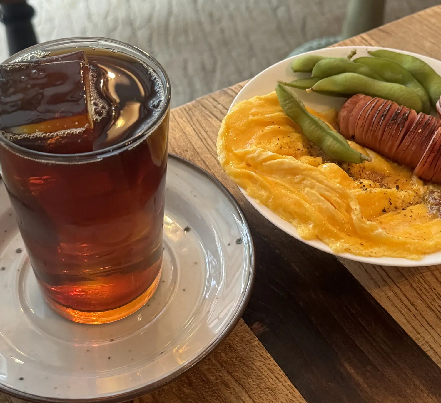 드립커피와 소시지