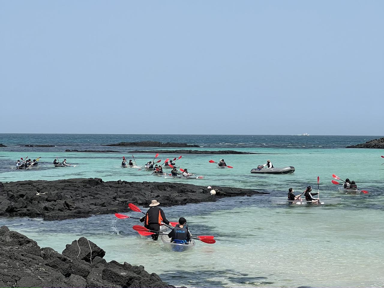 월정 투명카약(제주관광공사 홈페이지에서)