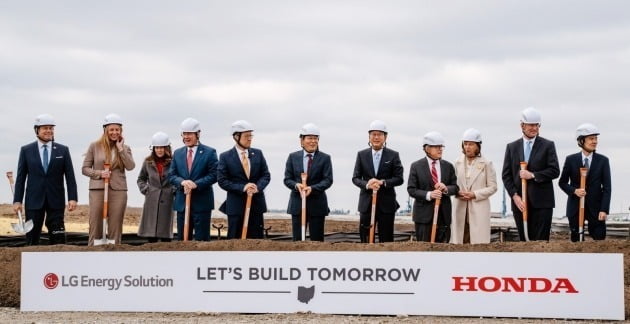 LG에너지솔루션은 3월 28일(현지 시간) 미국 오하이오 주 파이에트 카운티 제퍼슨빌 인근에서 혼다와의 배터리 합작공장 기공식을 개최했다.