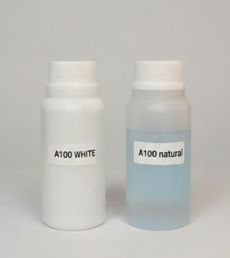 삼양플라스틱 A100 HDPE 용기. 좌측 백색 용기는 'A100 WHITE', 우측 반투명 용기는 'A100 natural'로 표기되어 내용물 확인에 용이함