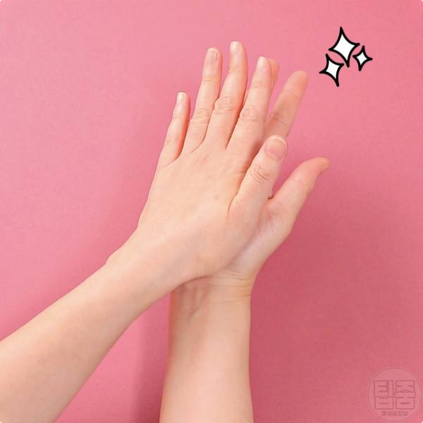 거칠어진 손 관리법 손이거칠어요 손가락 끝 갈라짐 손보들보들