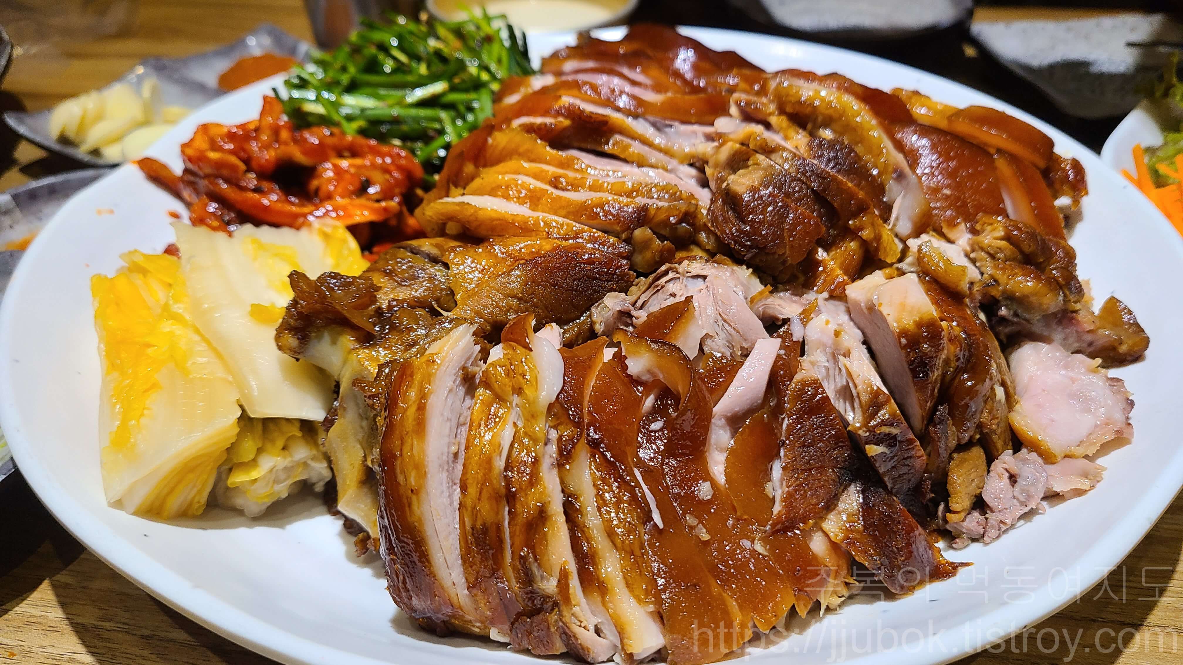 족이맛있는-사또족발-족발-대-2