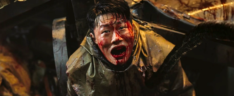 크리처에게 살해 당하고 있는 일본군