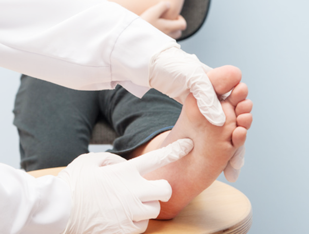 발바닥 통증의 주요 원인