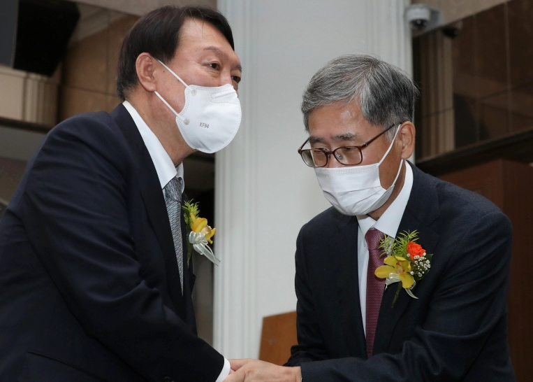 신평 변호사 프로필 나이 고향 학력 &amp;#124; 신평 영수회담 비선 함성득 임혁백 90% 뻥 발언 이유