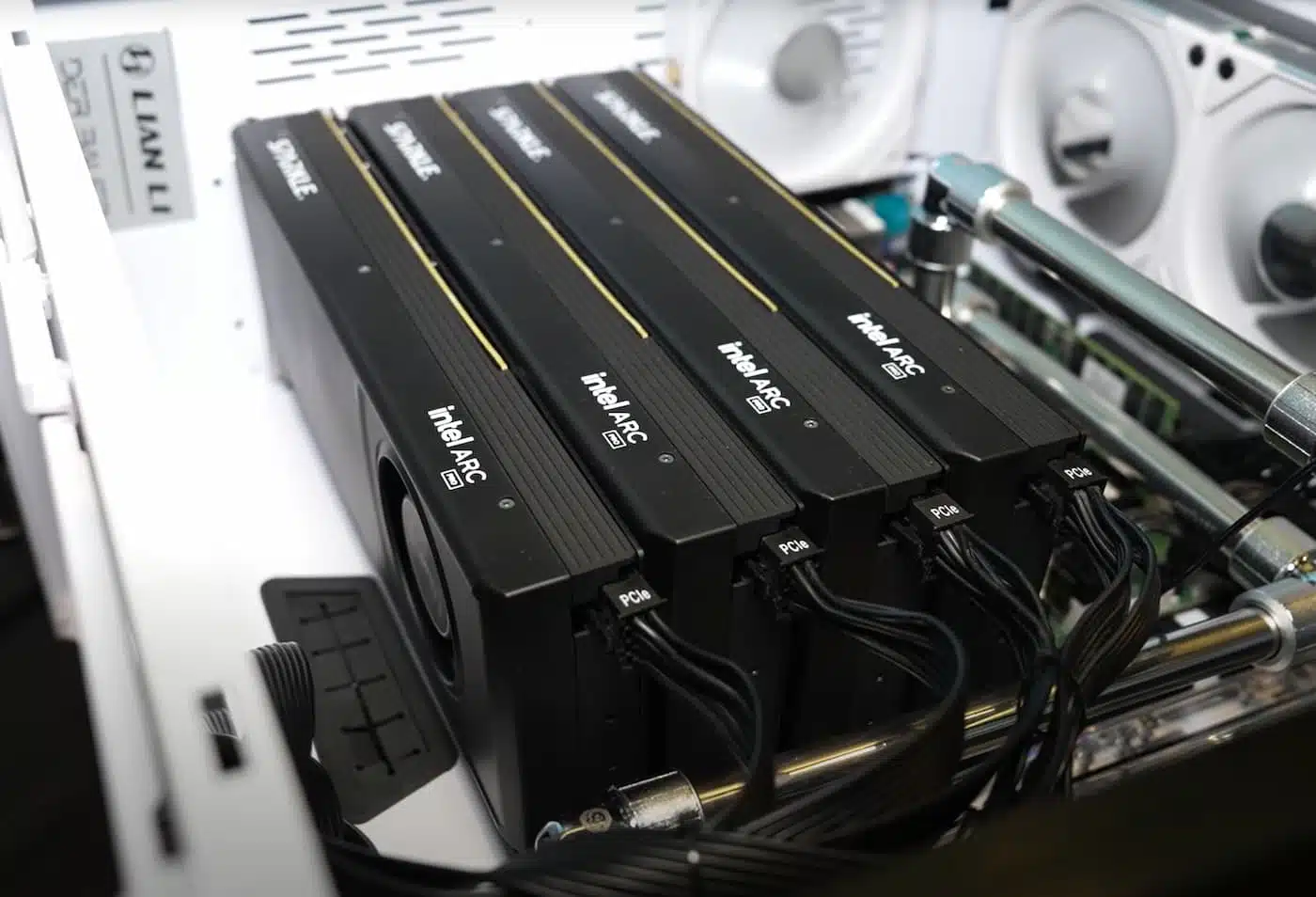 인텔 Arc Pro B60 vs RTX A4000 vs Radeon Pro W6800, 가격·성능 비교 분석