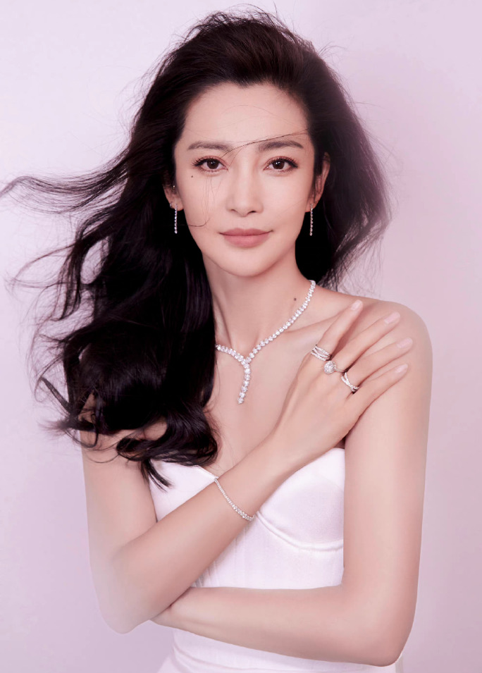 리빙빙의 싱그러운 봄여름 패션