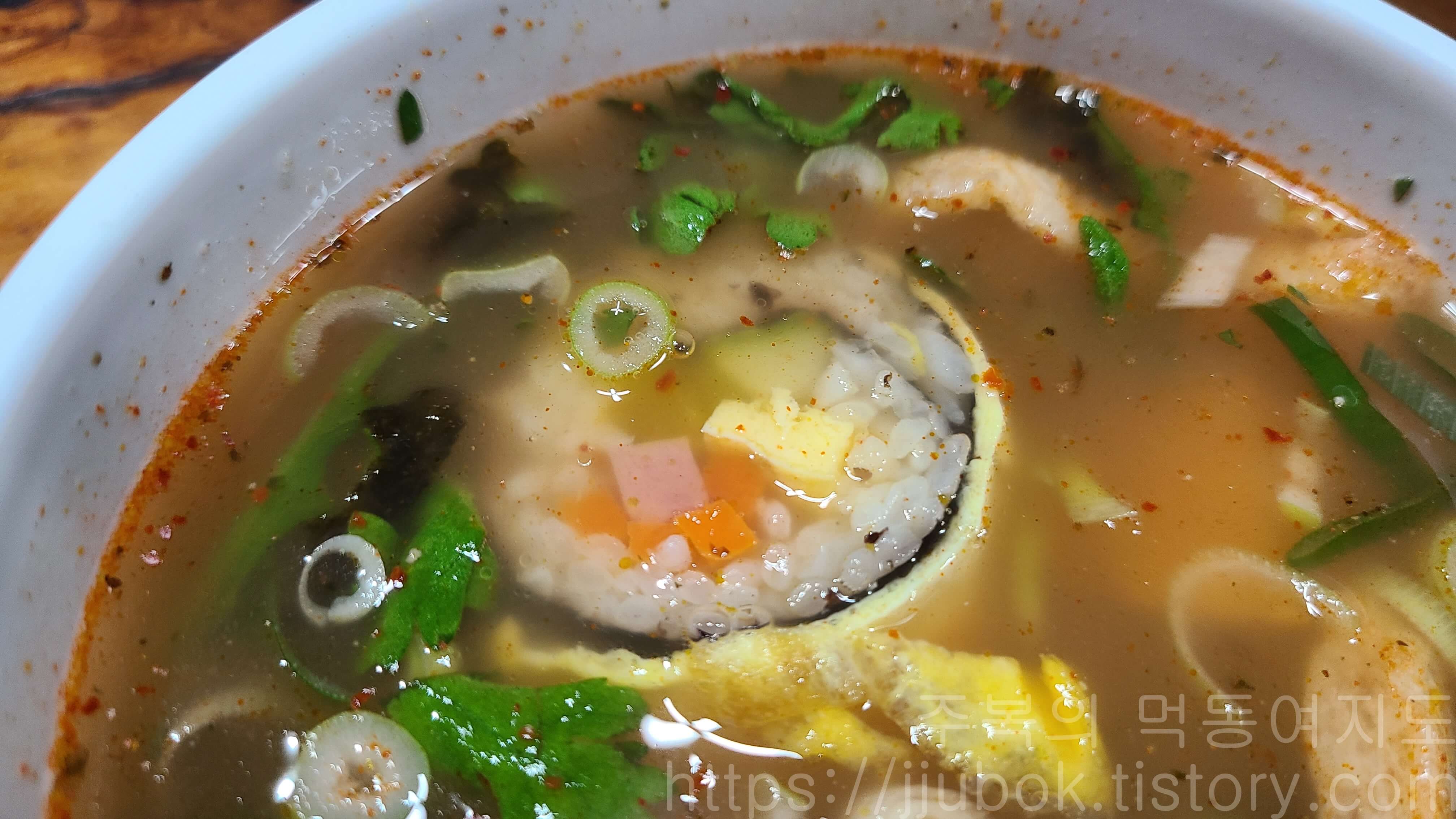 작전동-원조기계우동-계란말이김밥-맛있게-먹기-2