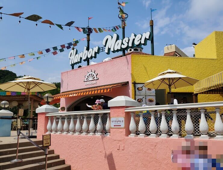 캐리비안베이 하버마스터 레스토랑 모습