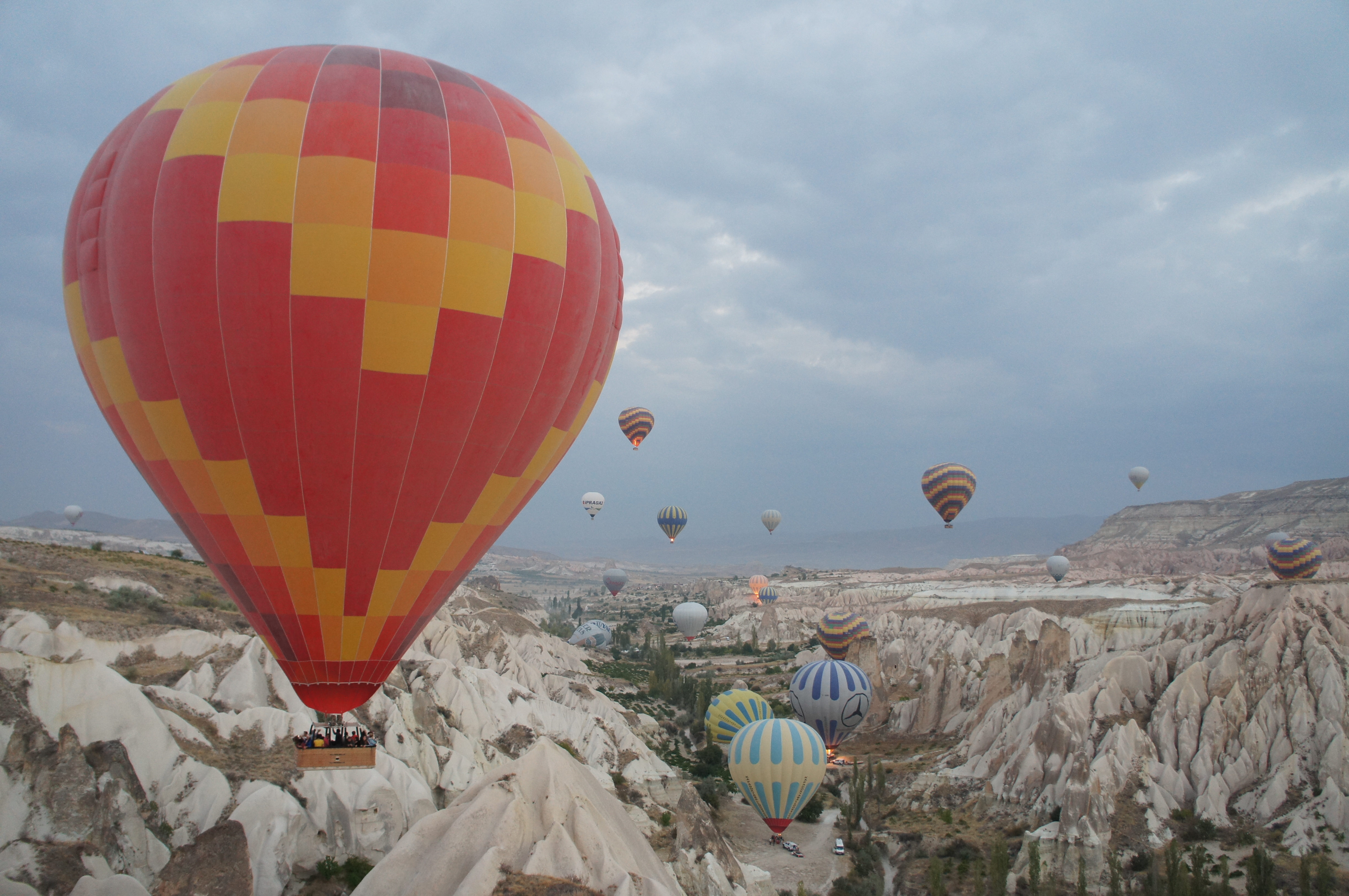 다른 관광객들의 벌룬사진 