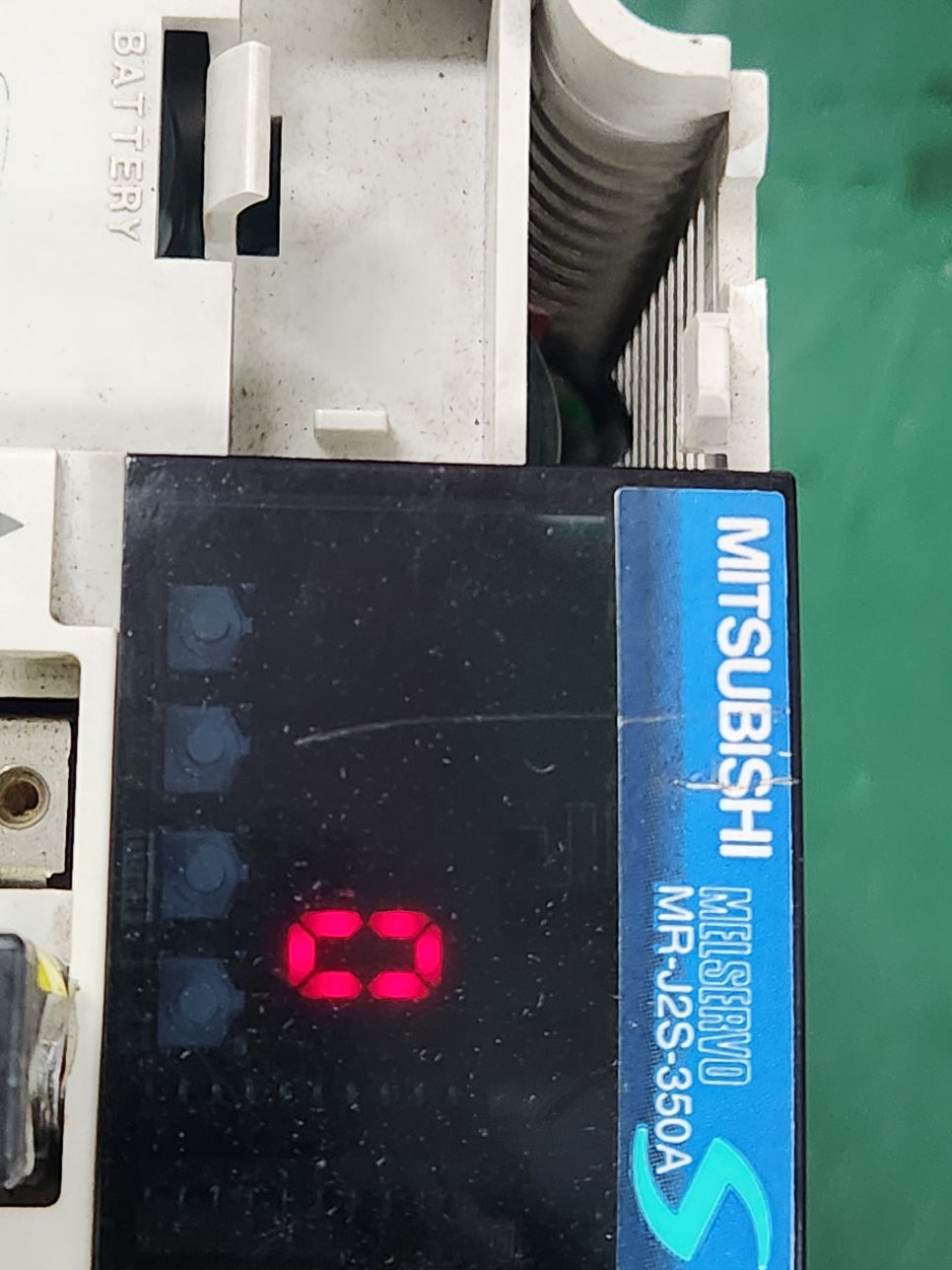 미쓰비시(MITSUBISHI) 터치패널 MR-J2S-350A E9 알람 수리 완료