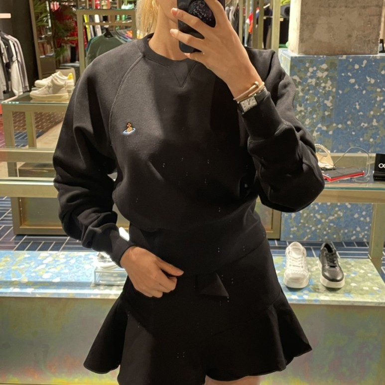 특별가 비비안웨스트우드 오알비 로고 크롭 맨투맨 2컬러 663356