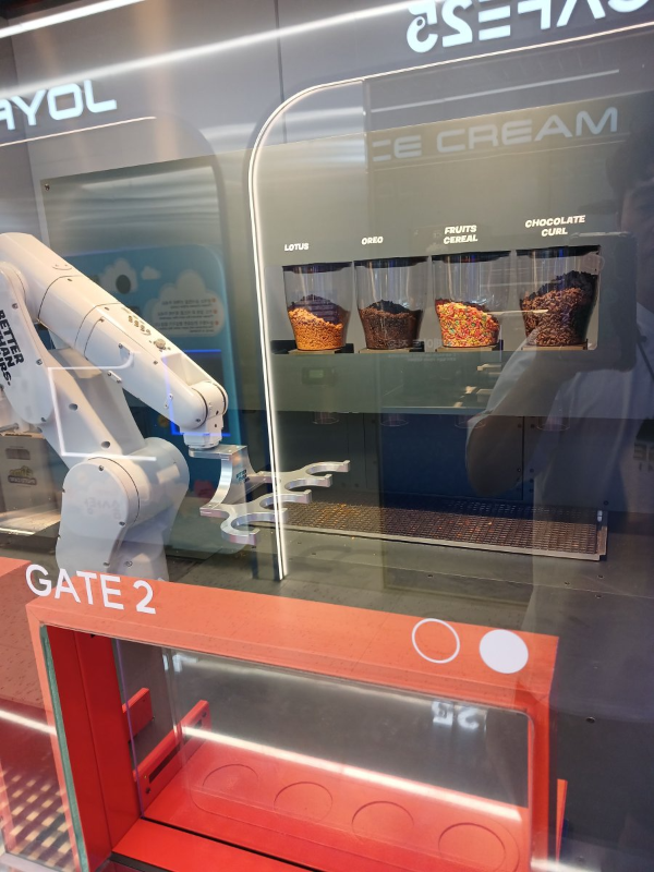 GS25 아이스크림 로봇