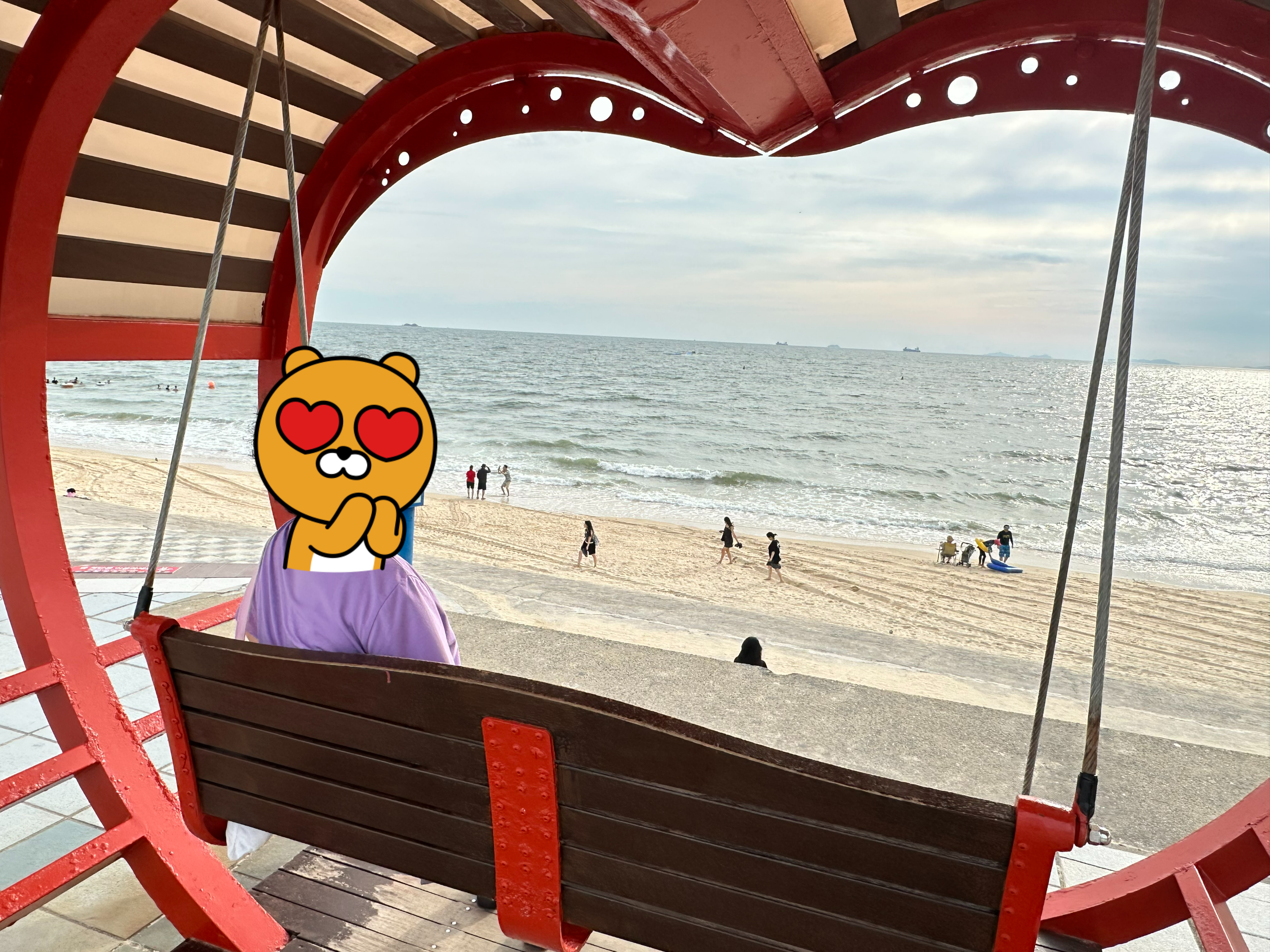 Travel Review 2: Boryeong, Daecheon, and Muchangpo in Chungnam, Korea (Family Travel Destination Recommendation, Muchangpo Beache Palace, Mudflat Experience, Sky Bike Price &amp; Duration, Daecheon Restaurants &amp; Lunch Spots, Daecheon Beach, Stunning Sunset, Closed Sanghwawon, Daecheon Port Fish Market, Useong Fisheries, Suyeonho Fisheries, Muchangpo Beache Palace, Ocean View, Lodging with Kitchen Facilities, Muchangpo Pension)