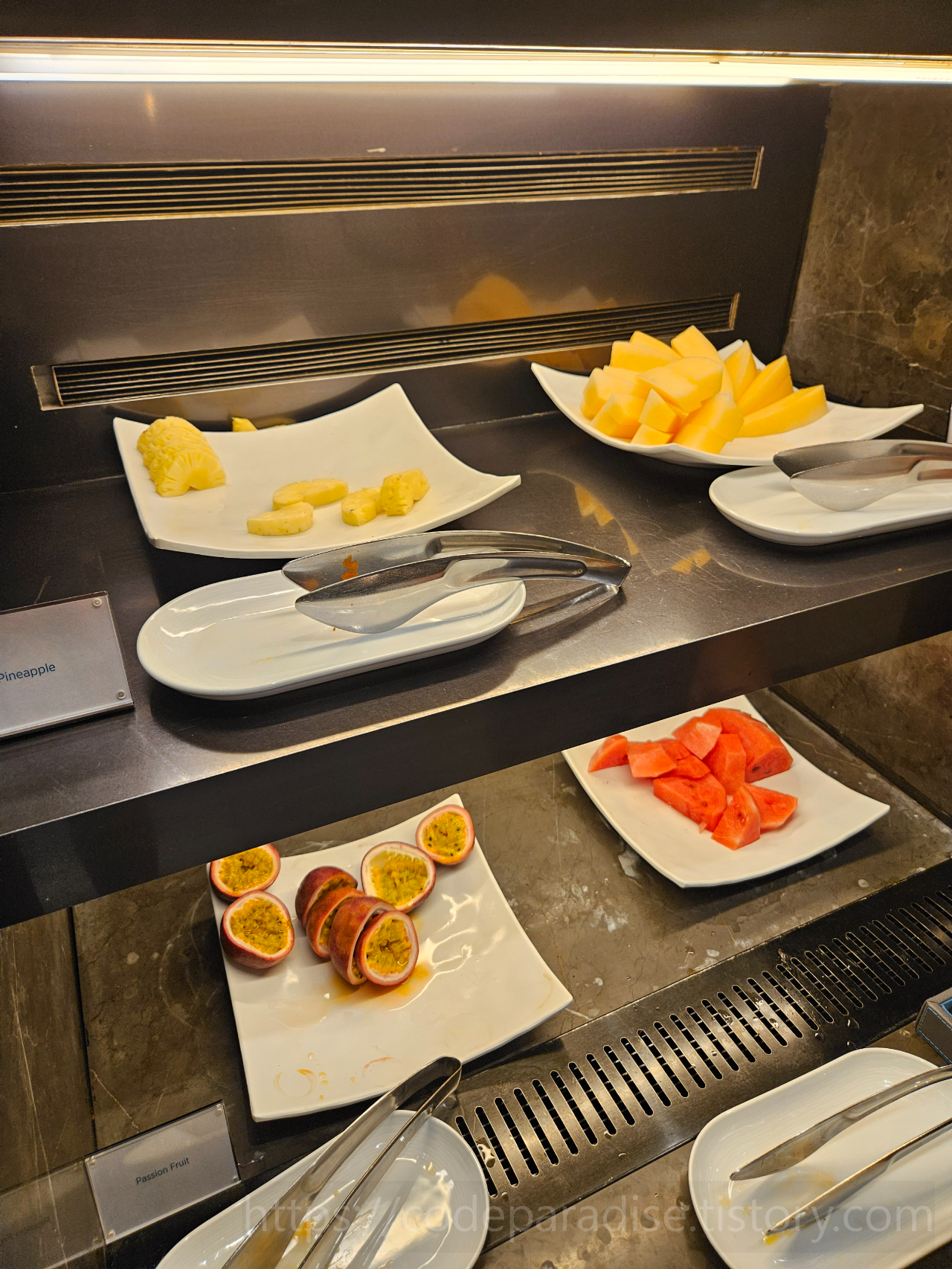 ํธํ
์ฌ์ง