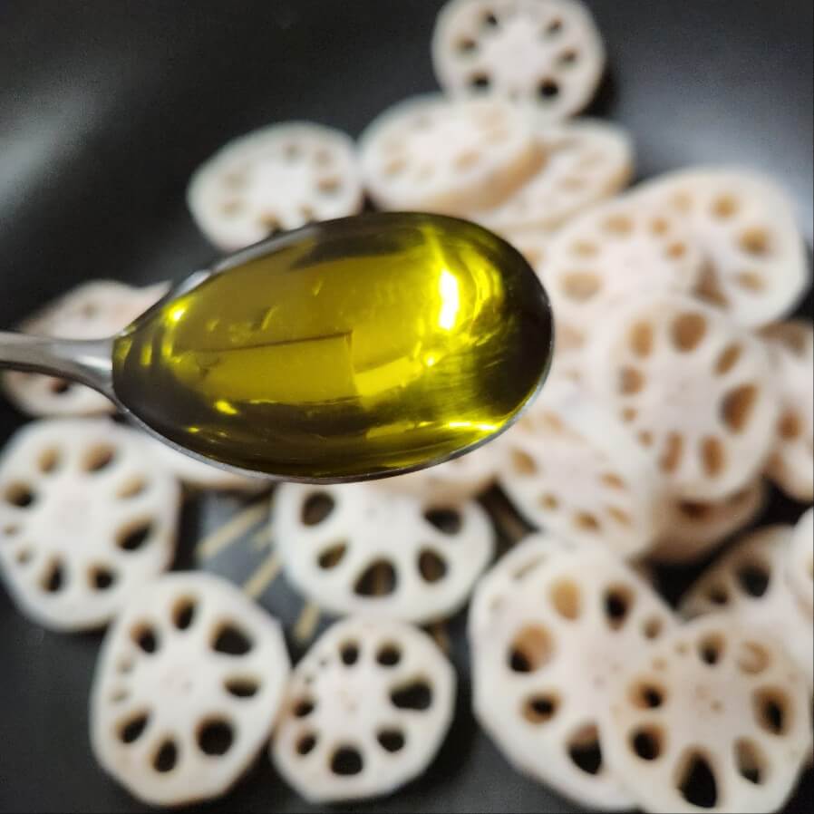 연근보관법 연근 보관 연근손질법 1분 요리 팁 &amp;#124; 연근 손질법 연근 손질법 연근 손질 겨울 제철음식 연근 손질법 연근조림 만드는 법 연근샐러드 연근삶는법 연근찌기 연근 식초 우엉삶기