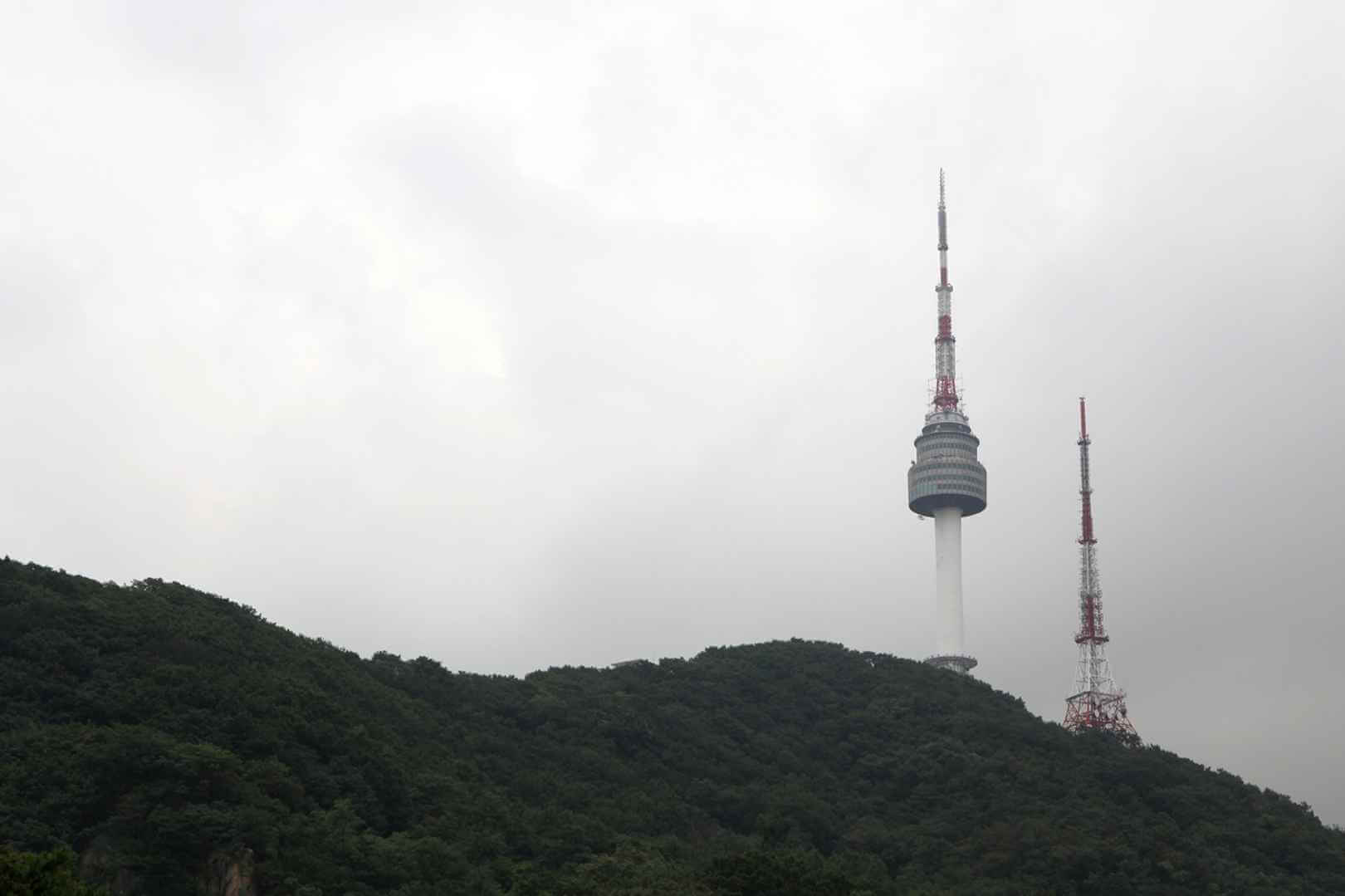남산서울타워: 한국 방송과 관광의 상징