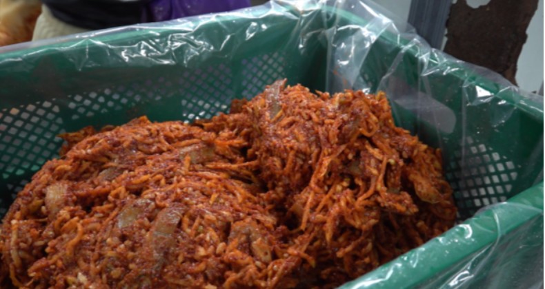 극한직업 명태김치 안에 들어간 김치소