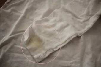 흰옷 얼룩 과탄산소다 불림과 햇빛 건조 누렇게 방지_20