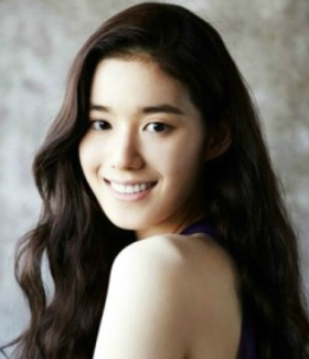 신인 배우 정은채의 데뷔 초 시절 모습