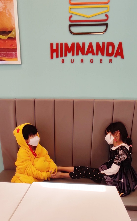 비교적 한산했던 버거집에서 점심식사