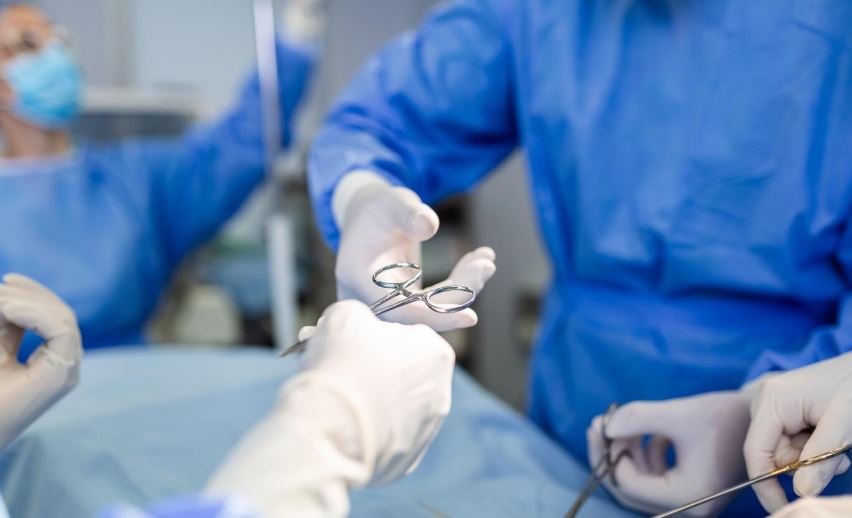 중증외상센터 수술장면