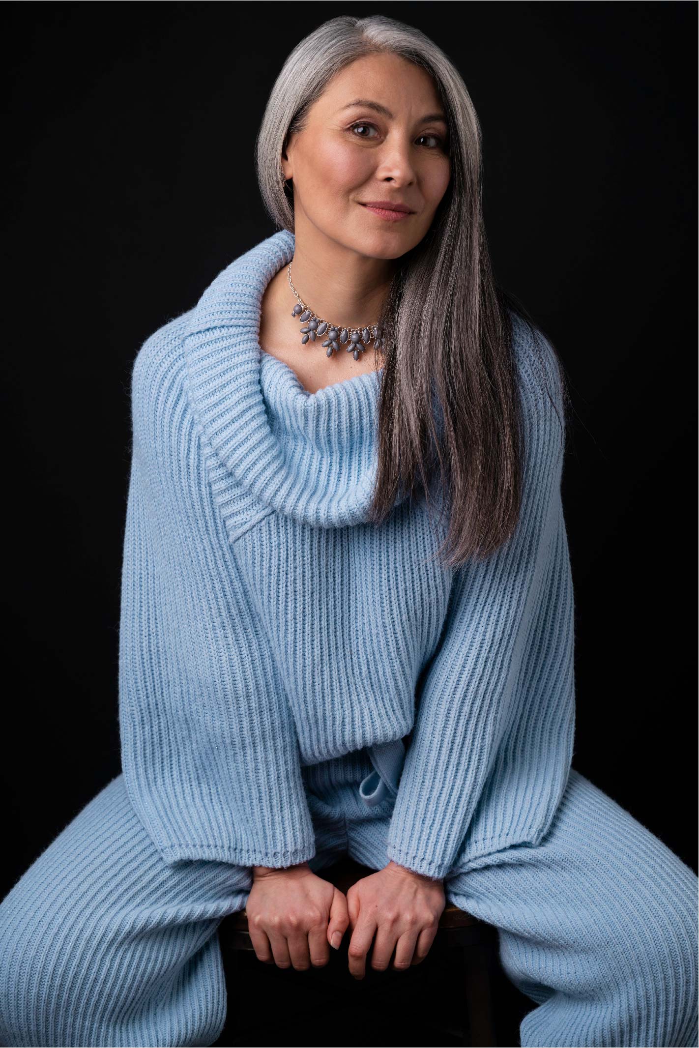 나이 들어 보이지 않게 하는 패션 아이템